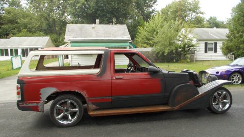 Illustration for article titled This Retro-Aristocrat Style Chevy S-10 May Be The Weirdest Rat Rod Ever